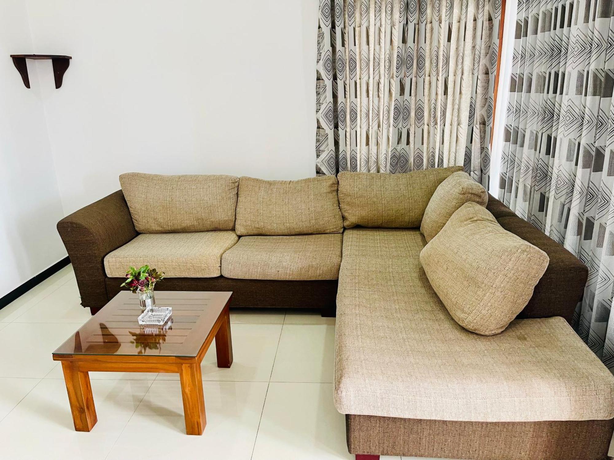 Sand & Surf Guest House เนกอมโบ ภายนอก รูปภาพ