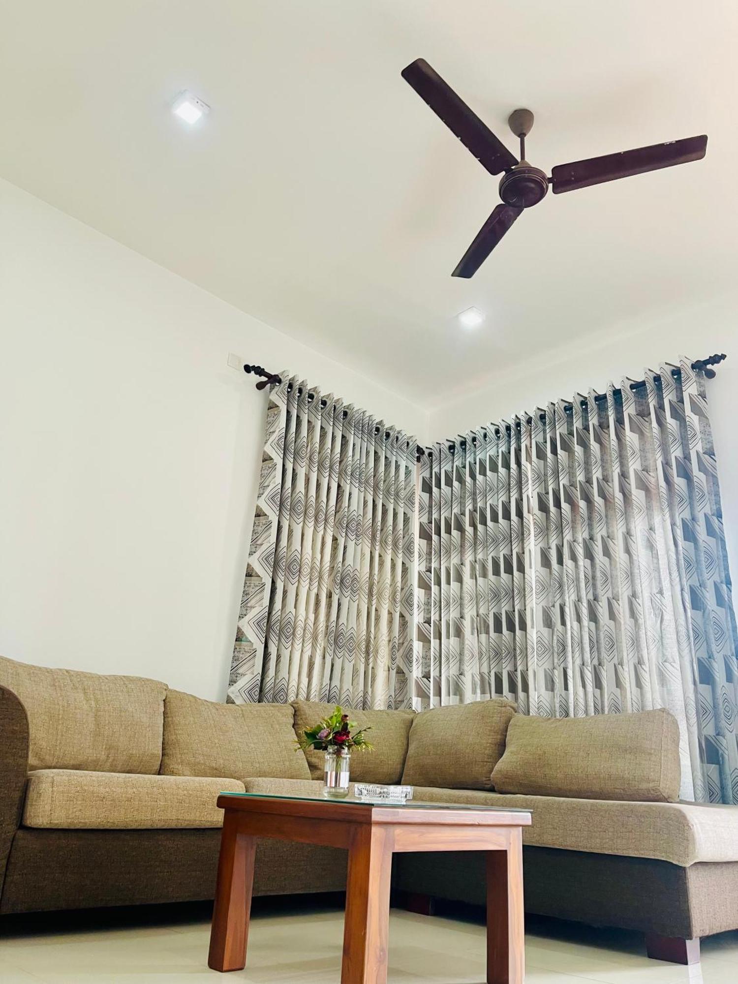 Sand & Surf Guest House เนกอมโบ ภายนอก รูปภาพ