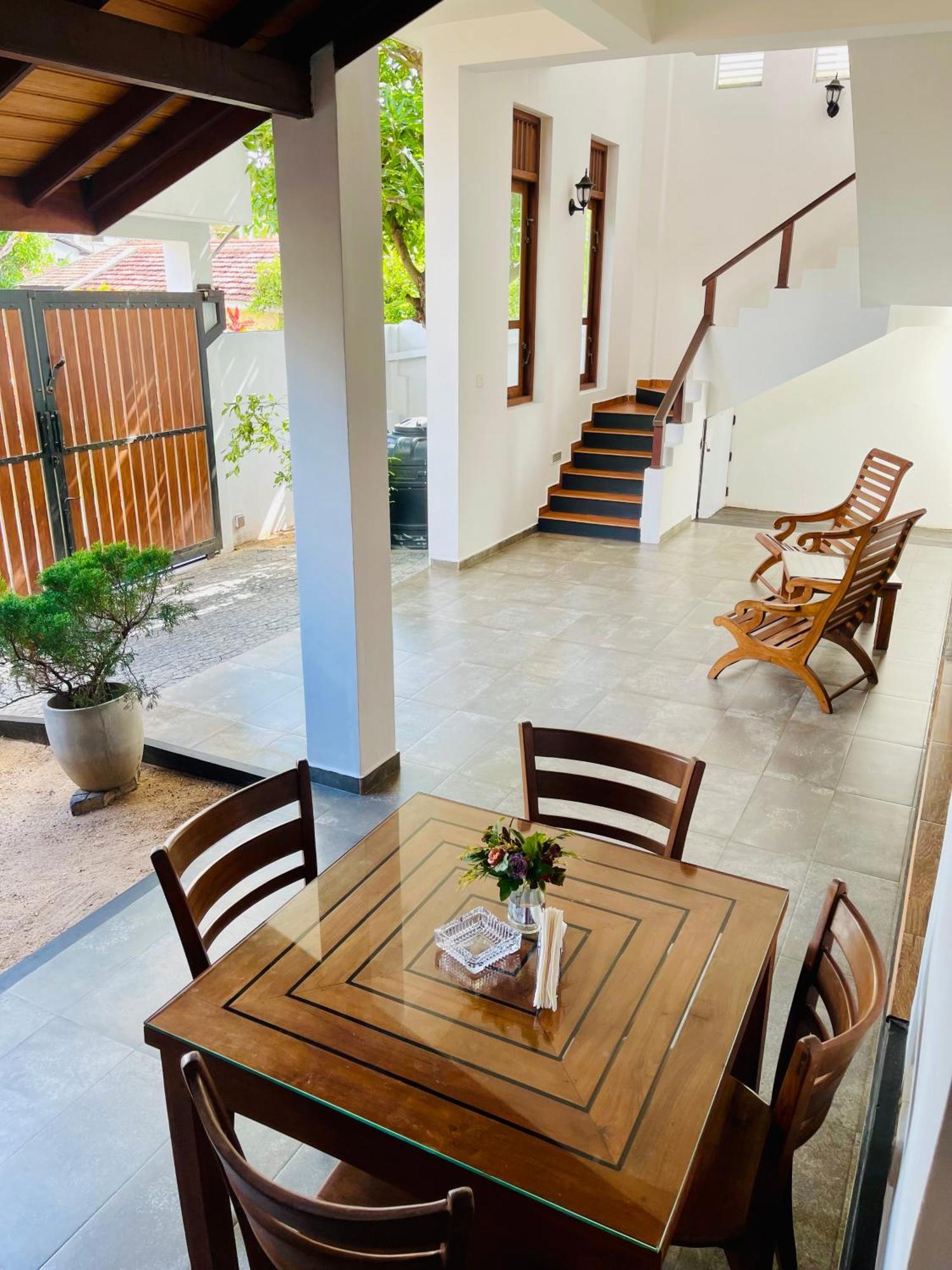 Sand & Surf Guest House เนกอมโบ ภายนอก รูปภาพ