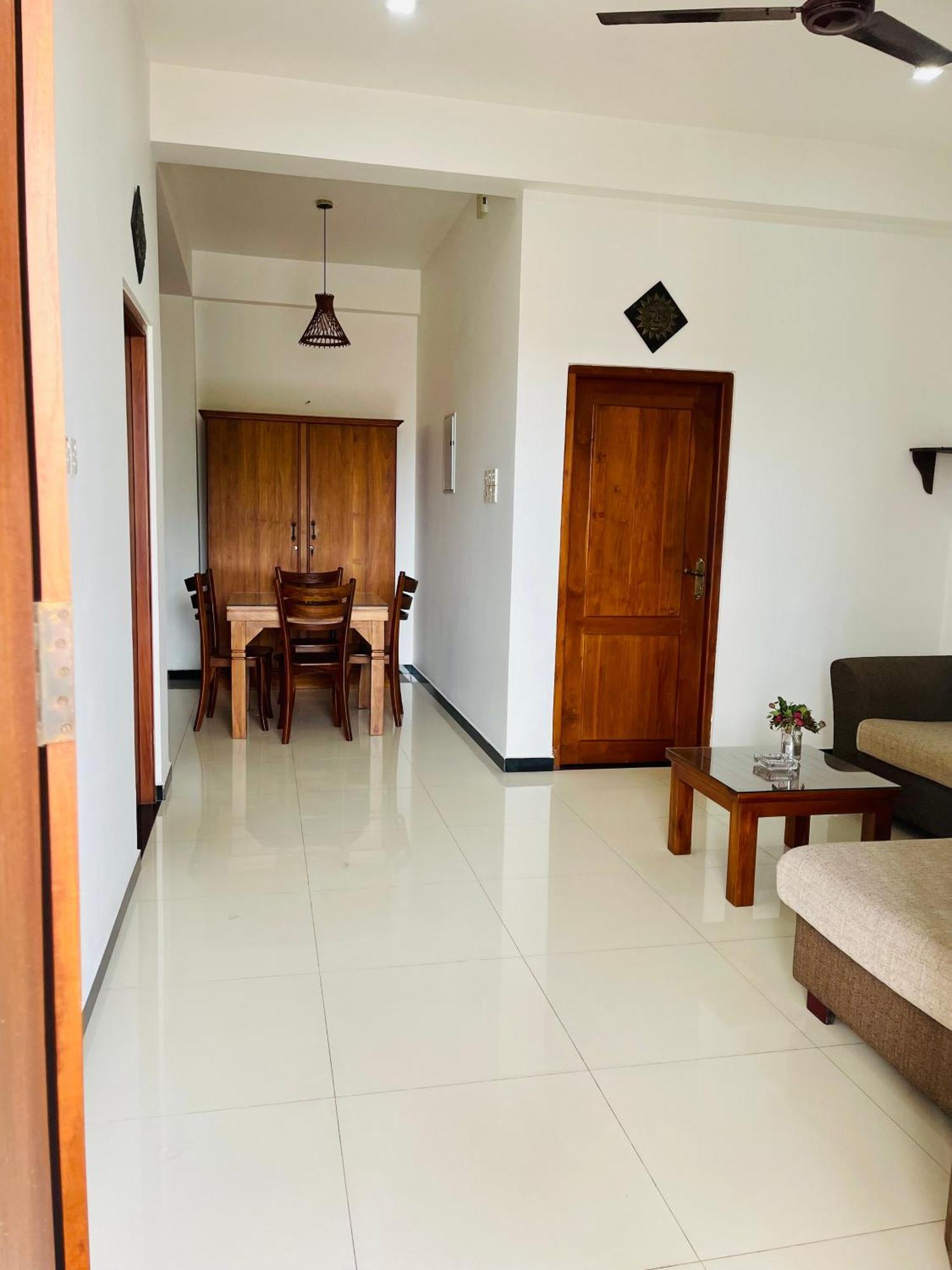 Sand & Surf Guest House เนกอมโบ ภายนอก รูปภาพ